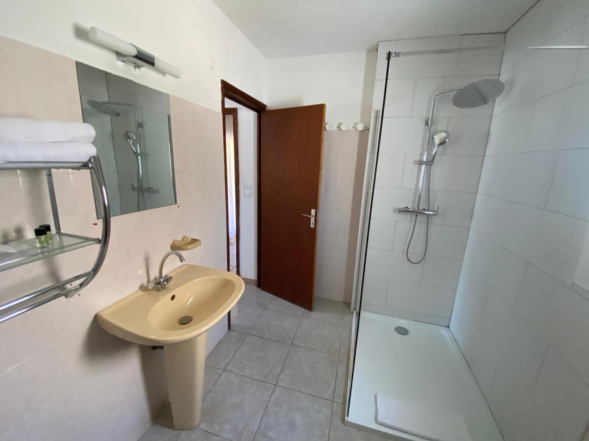 סנטורי Residences Anna מראה חיצוני תמונה